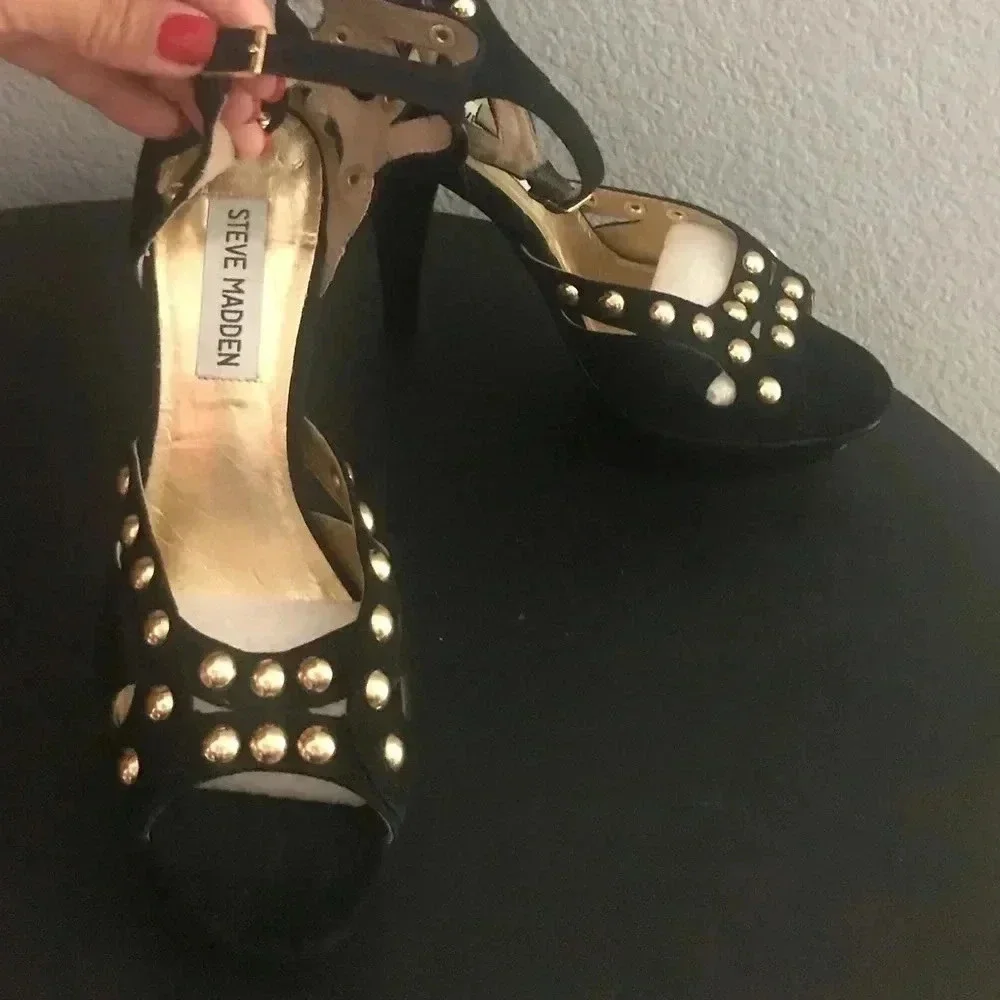 Steve Madden Suede Platform 6.5M